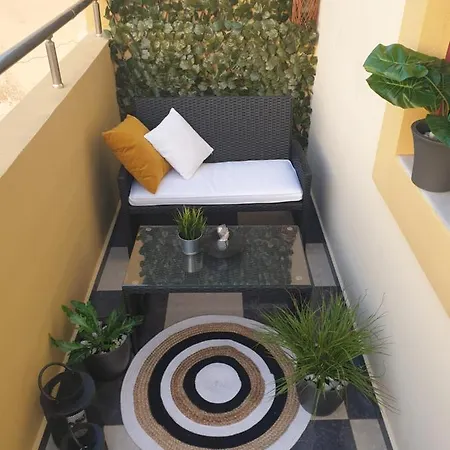New Gate Break Appartement